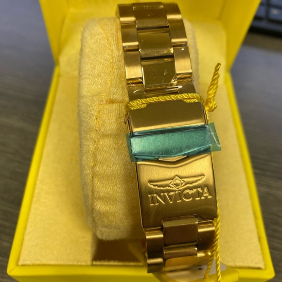 INVICTA PRO DIVER MEN’s GOLD WATCH - Picture 3 of 5